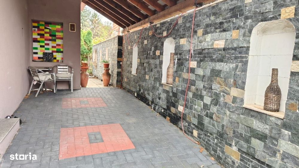 Vila impunatoare in Andrei Muresanu, D+P+M, teren 475 mp