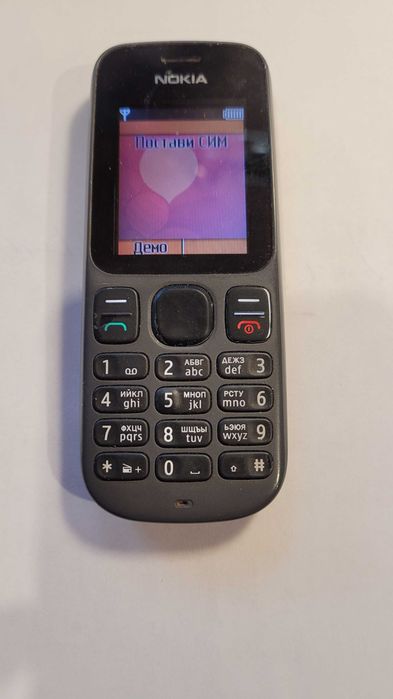 Нокиа стара работеща, батерията държи, здрав телефон