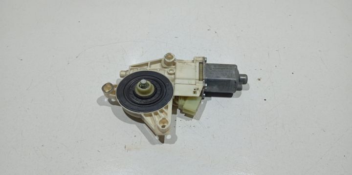 Motoras macara stanga fata A2048200142 Mercedes-Benz C-Class W204/S20