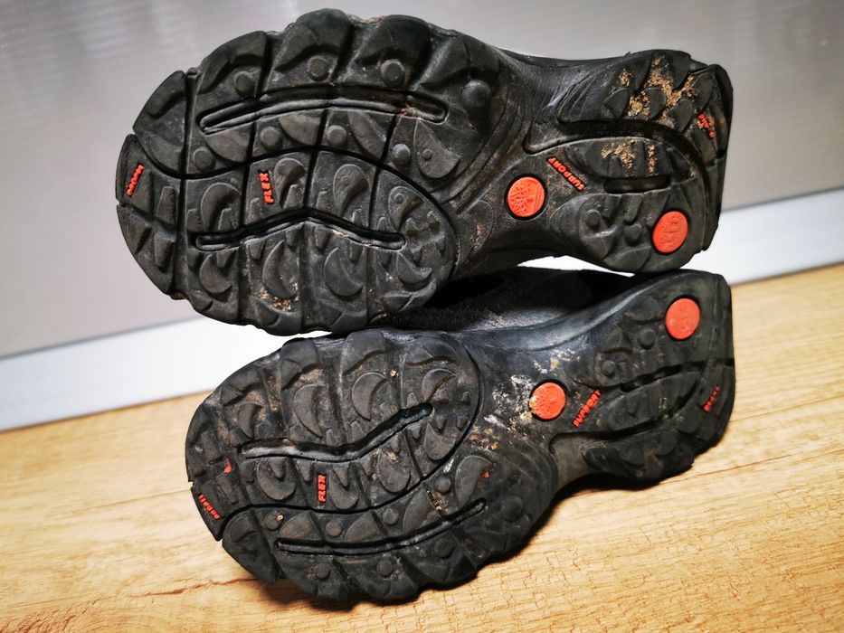 Adidași  copii Timberland  Gore-tex marimea 25