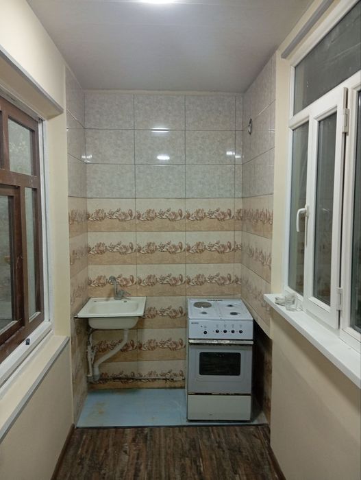 Мирабадский район. Массив куйлюк 2. 2-х комн. 1-й этаж.