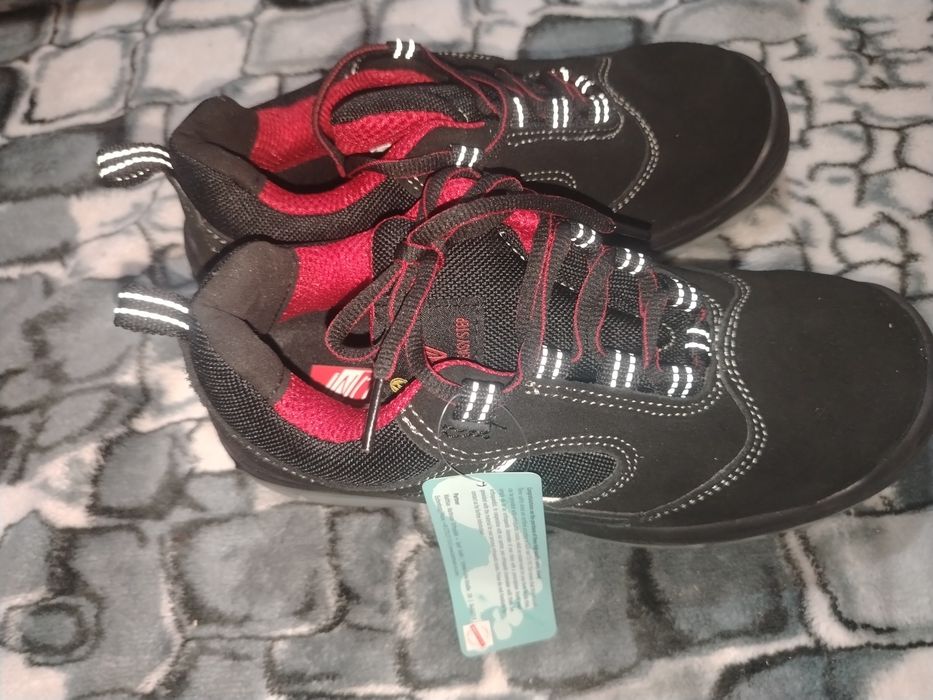 Adidași nou cu Ethiceta
