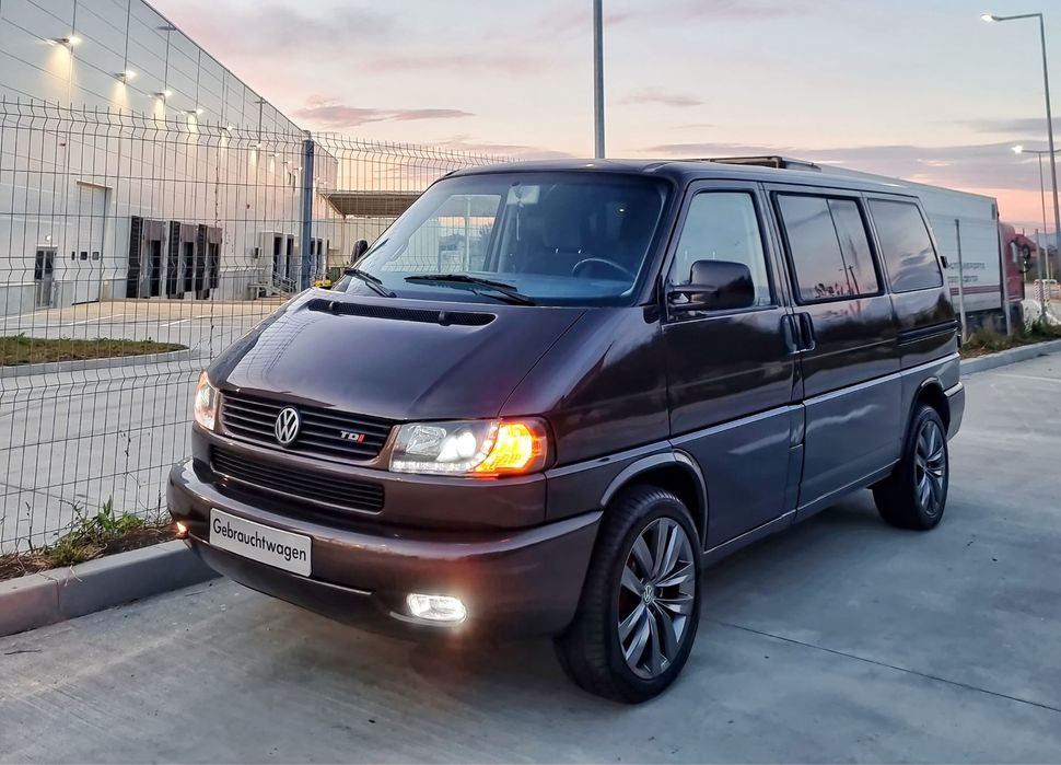VW Caravelle 2.5Tdi 151Cp 2003 8locuri Clima spate Usi pe ambele parti