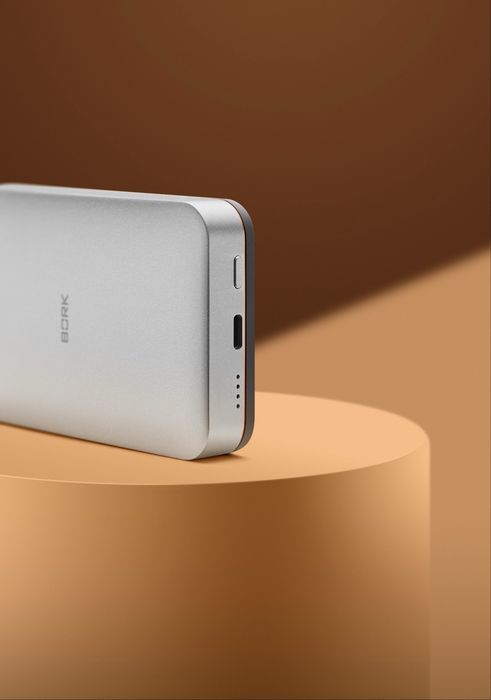 Продаю повербанк BORK