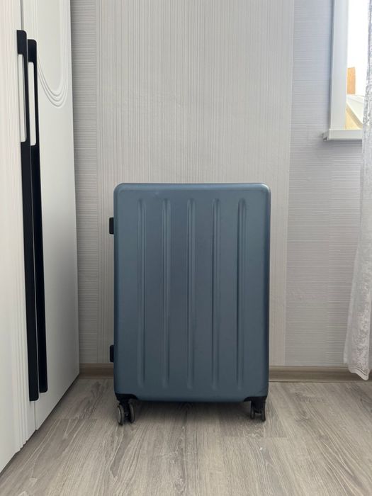 Продам чемодан, большой