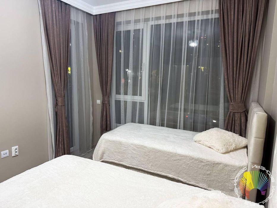 Дава се под наем Тристаен апартамент в Бургас, Изгрев - 105 кв.м за 850 € - Снимка #11