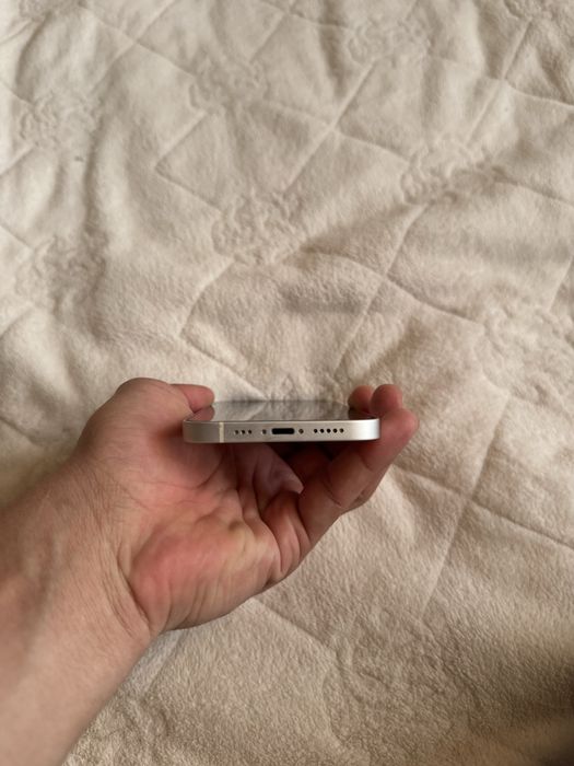 Продам айфон 12 64 гб