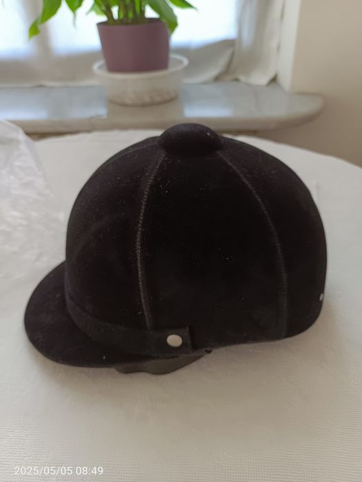 Каска (шлем) для езды на лошадях