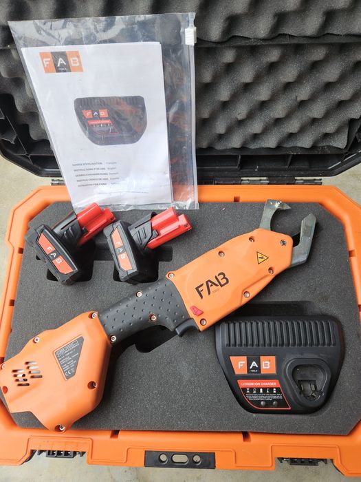 Акумулаторни щанц клещи