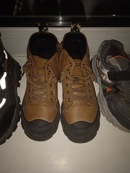 Продам осенние ботиночки для мальчика