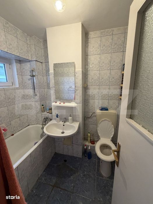 Apartament de vanzare cu 3 camere, 65 mp, zona Micro 16