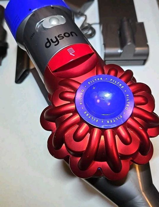 Dyson V8 Animal аккумуляторный пылесос