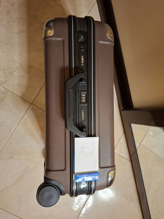 Куфар от  100% поликарбонат