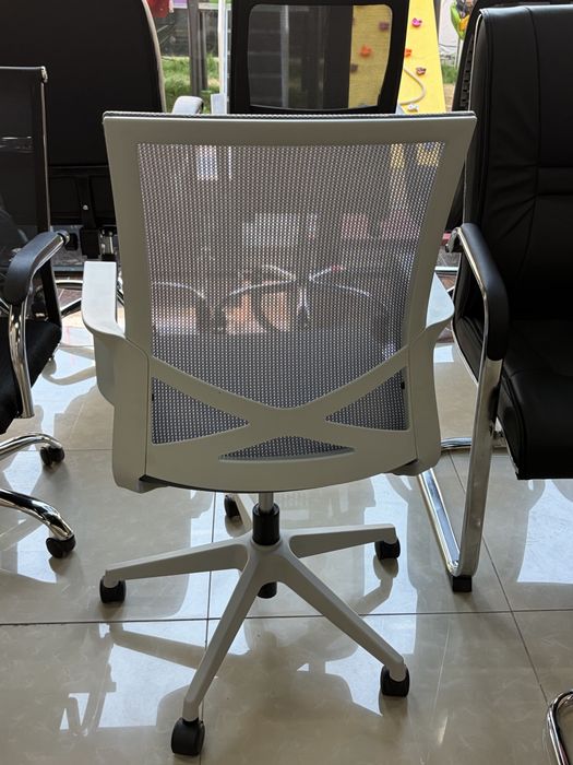 Ofis kreslo sotiladi