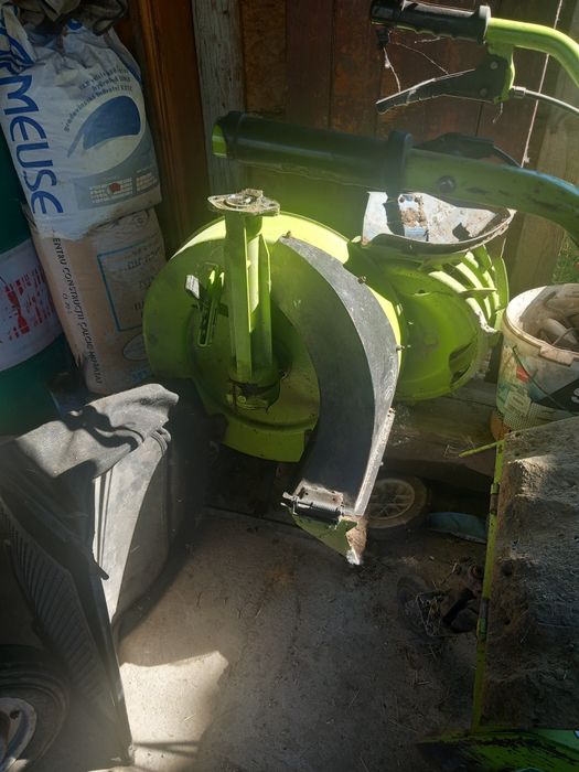 Vând motocultor și cosituare