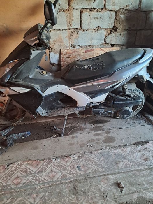 Продам иж планета и скутер