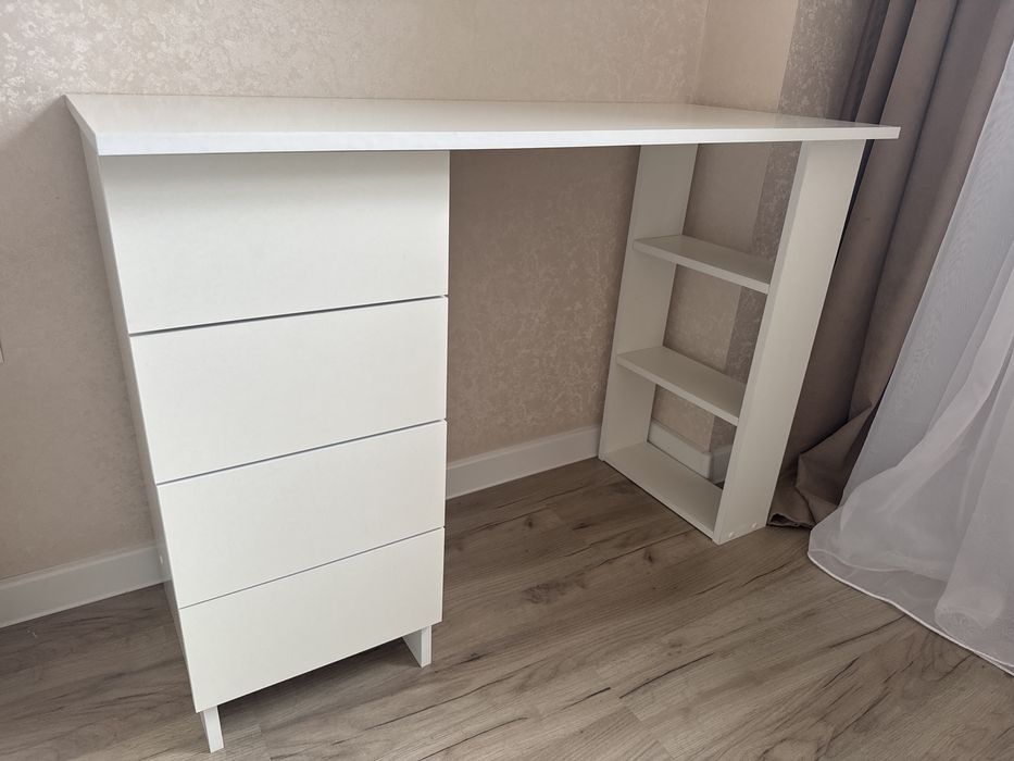 Продам письменный стол