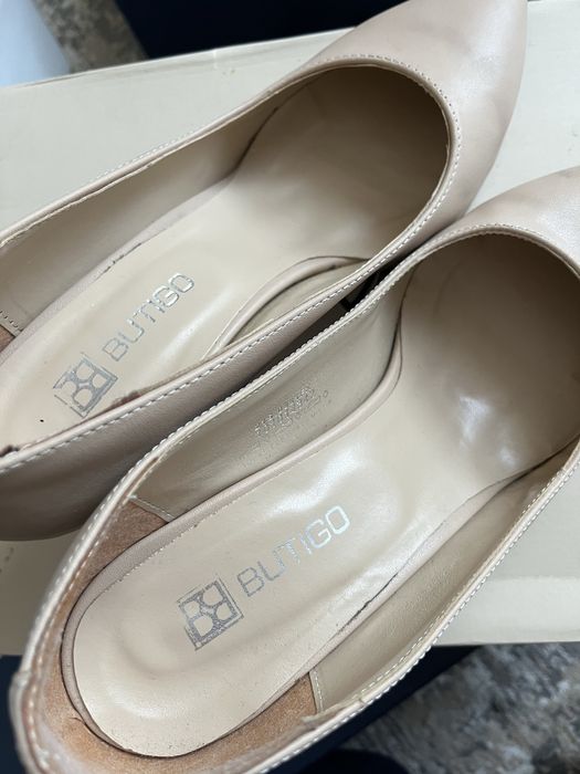 Продам женские туфли