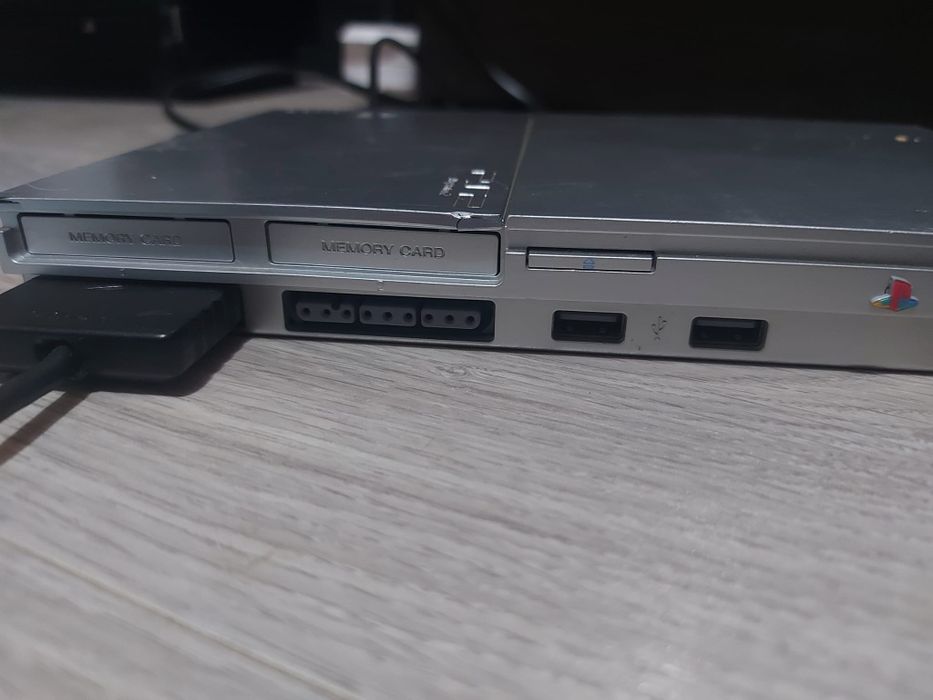 Accesorii Playstation 1 / Playstation 2, Consolă Playstation 2