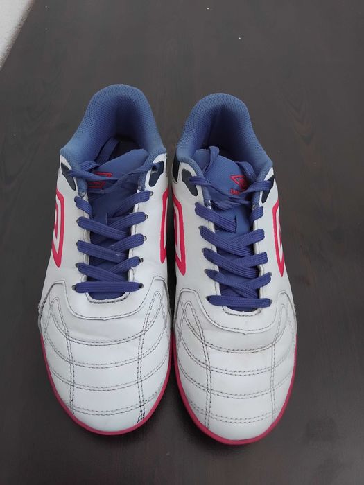 Umbro маратонки за футбол 42