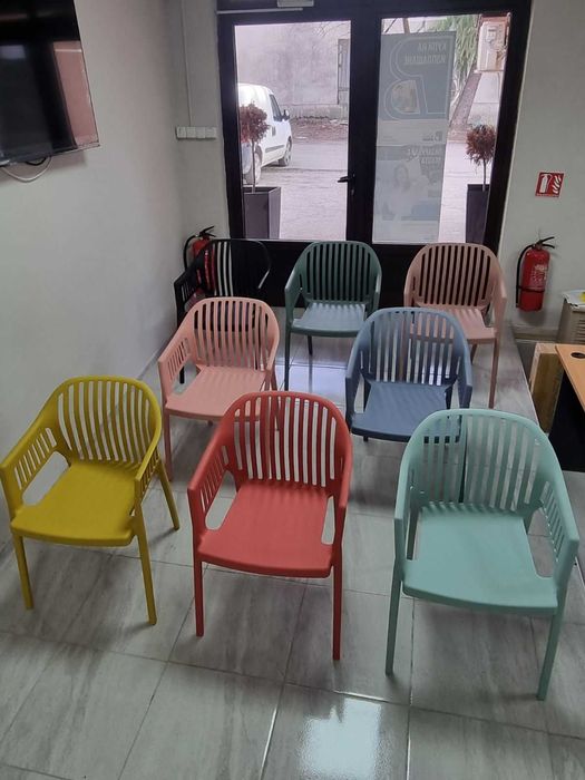 Стол Лукас полипропилен маслина цвят