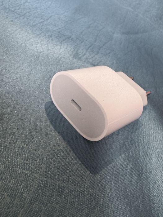Оригинално Зарядно Apple USB-C 20W Model: A2347