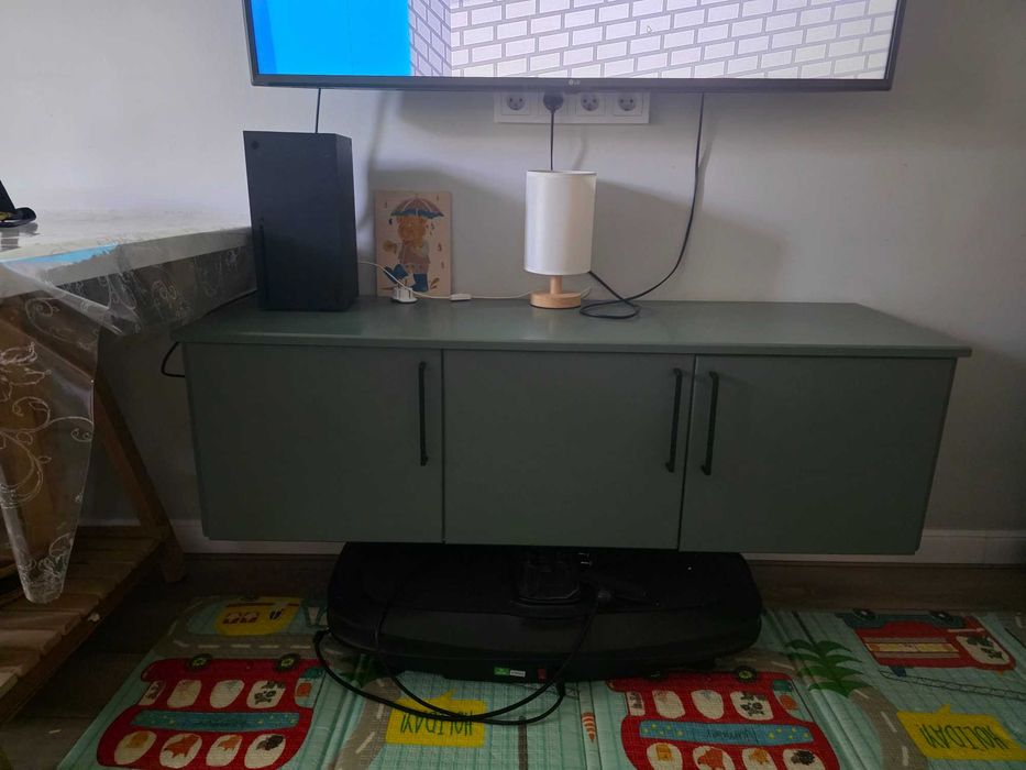 Продам тумбу под телевизор размеры 120×60×40