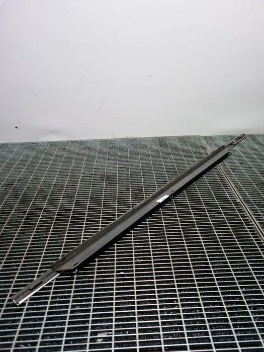 Ornament AUDI Q7 2005 - 2009 (1370) Perie geam stanga fata