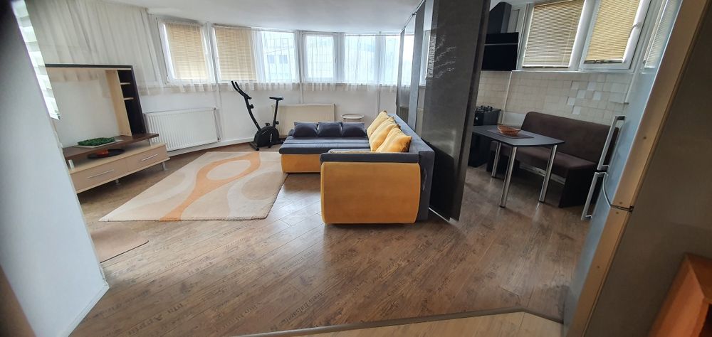 Închiriez apartament ultracentral vis a vis de Prefectură