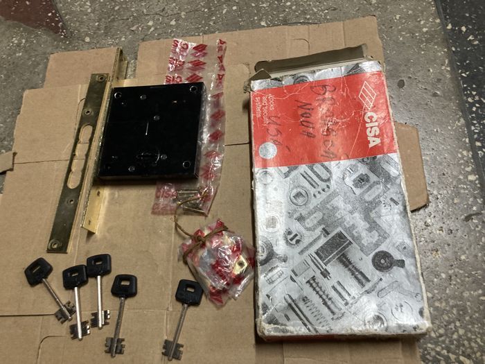 Broasca Poarta CISA 57018 Italia cu 5 Chei