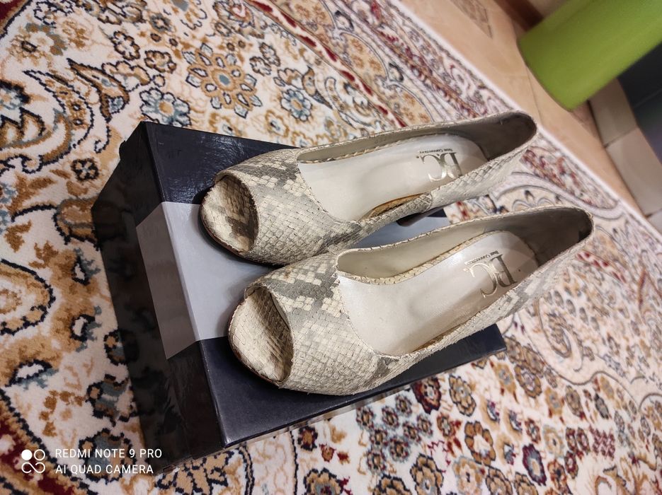 Продам женские туфли