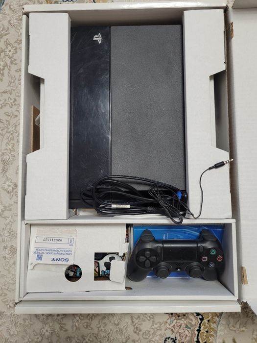 Игровая консоль Ps4