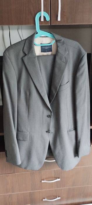 Costum barbati TOMMY HILFIGER marime 52 stare impecabila