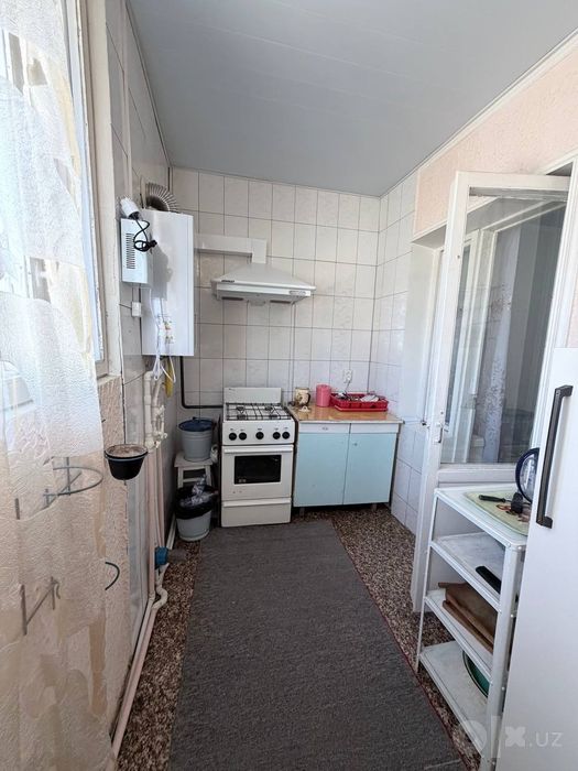 Продается 3х комратная квартира 2 этаж