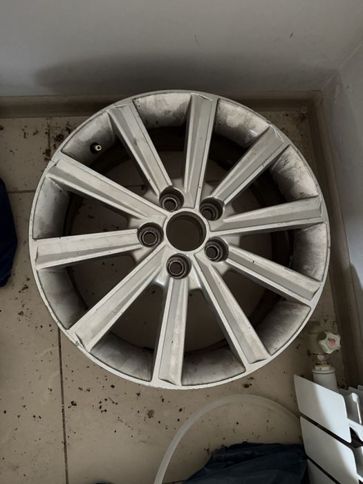 Диск от Toyota camry 50