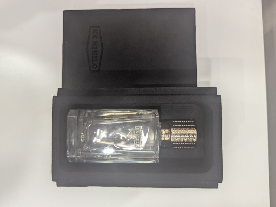 EX Nihilo Iris Porcelana