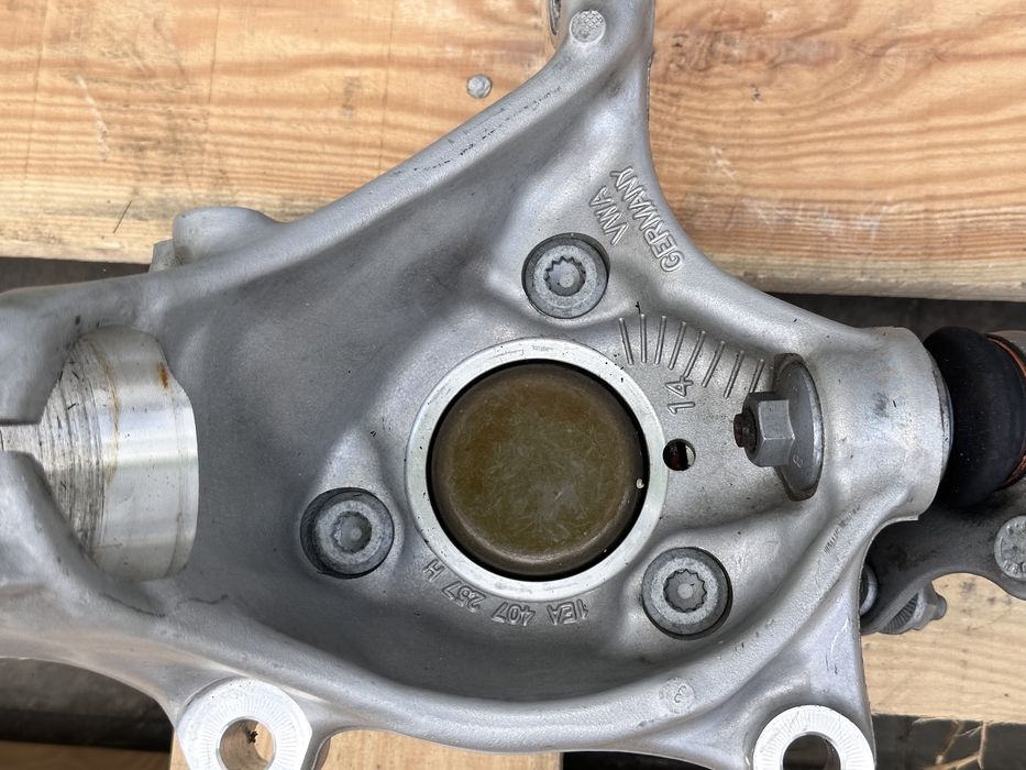 Ляв шенкел AUDI Q4 VW ID.3 ID.4 ID.5 1EA407257H