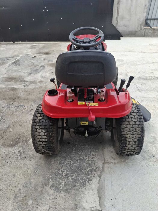 Vând tractoraș gazon