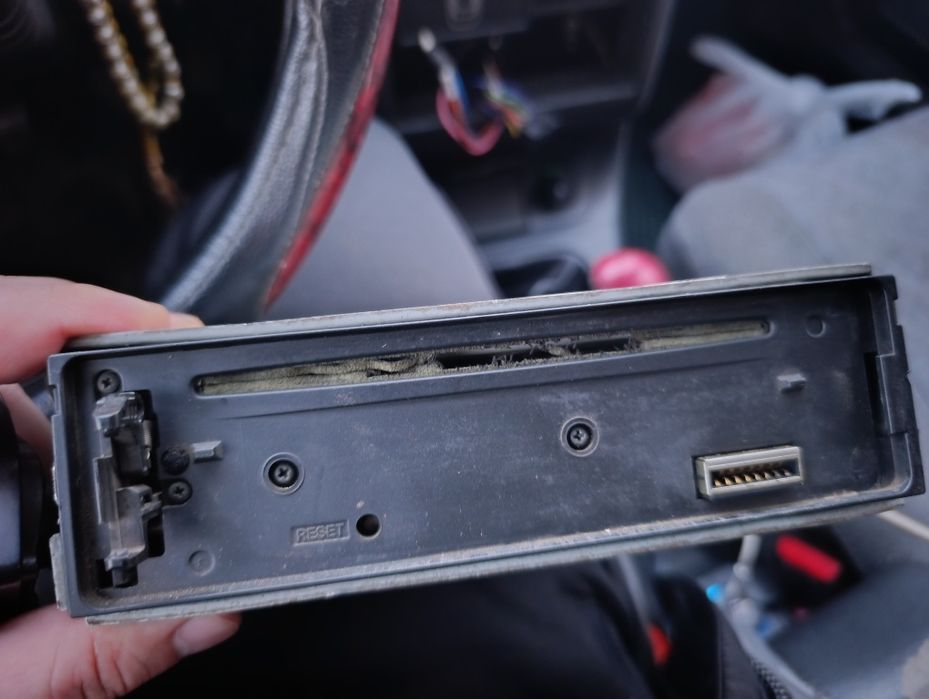 Продам магнитолу SONY