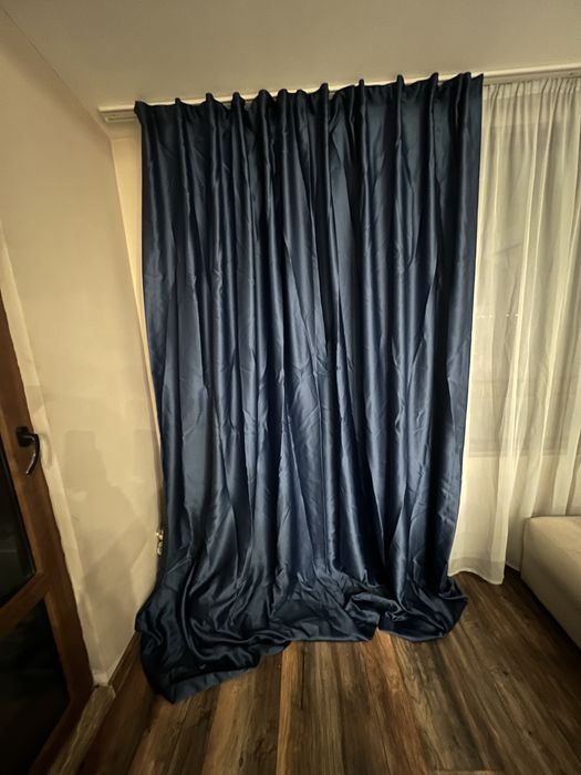 Продавам сини завеси 2 бр.