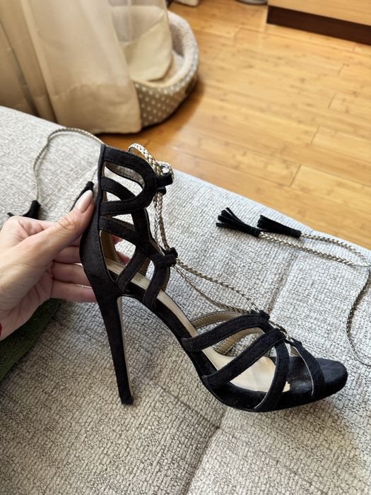 Обувки на висок ток черни велурени