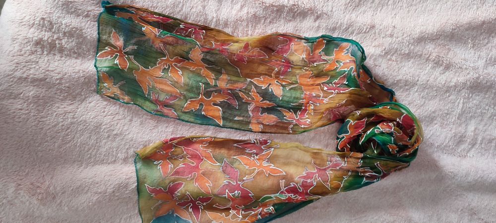 Ръчно рисуван копринен шал