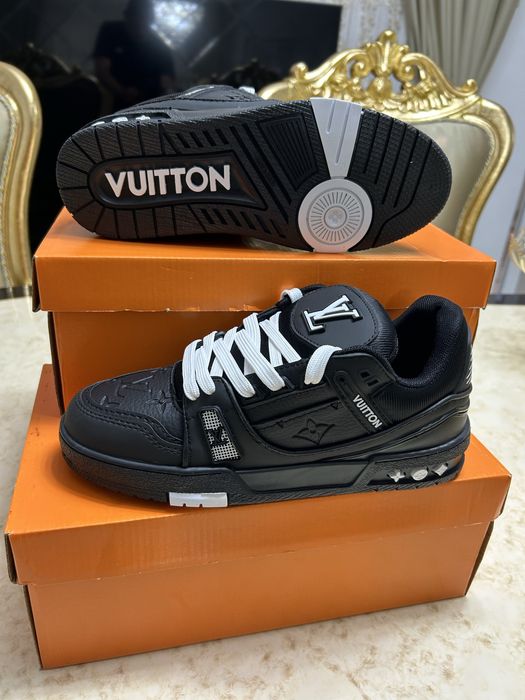 Adidasi Louis Vuitton nou