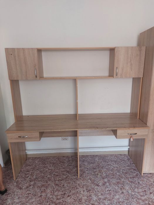 Продам шкаф и стол писменный.