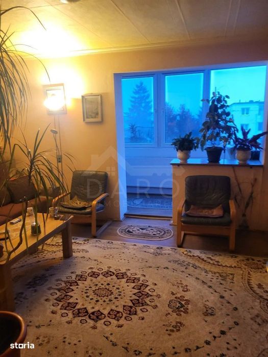 Vând apartament cu 3 camere în Dambu — fotografia 1