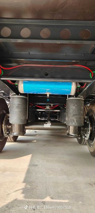 Продам полуприцеп с бортовой шторкой 13,75м.