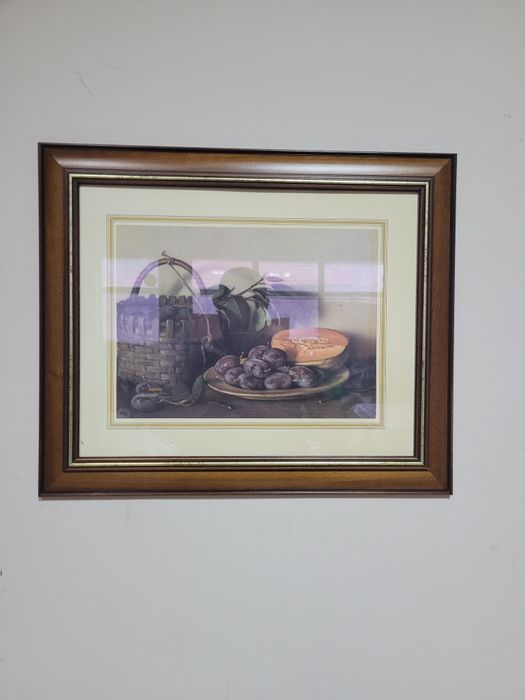 Картина в дървена рамка