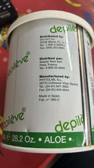 Воскоплав и воск для эпиляции.