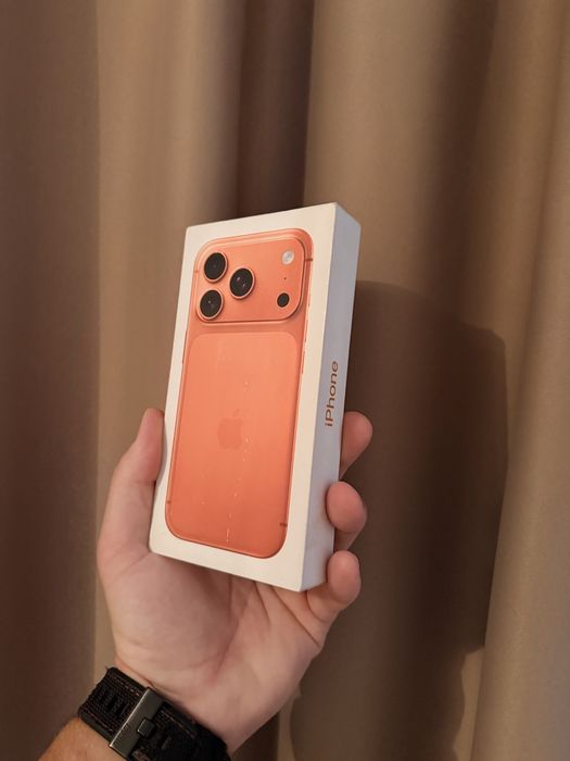 Iphone 17 Pro  Orange Sigilat