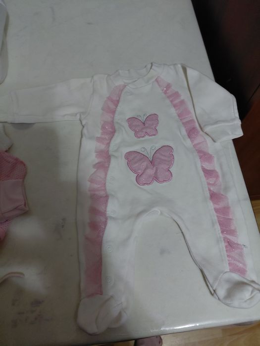 Продается вещи для новорожденных